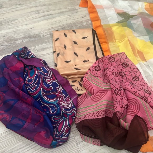 ID Unlimited Inc. ITALY  Scarf lot mix - Picture 3 of 8